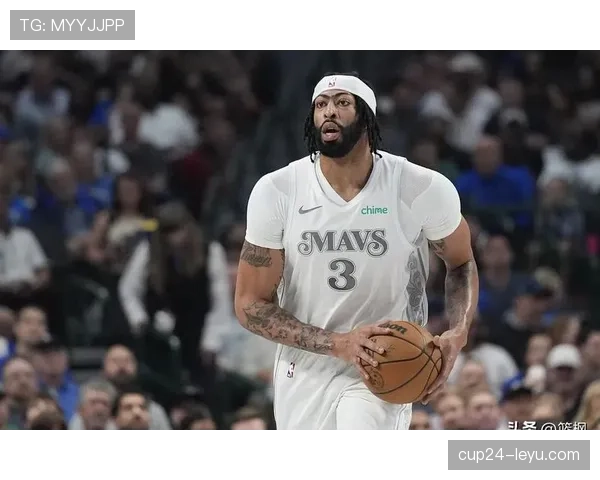 戴维斯边路统治力助球队崛起，革新战术引领新潮流