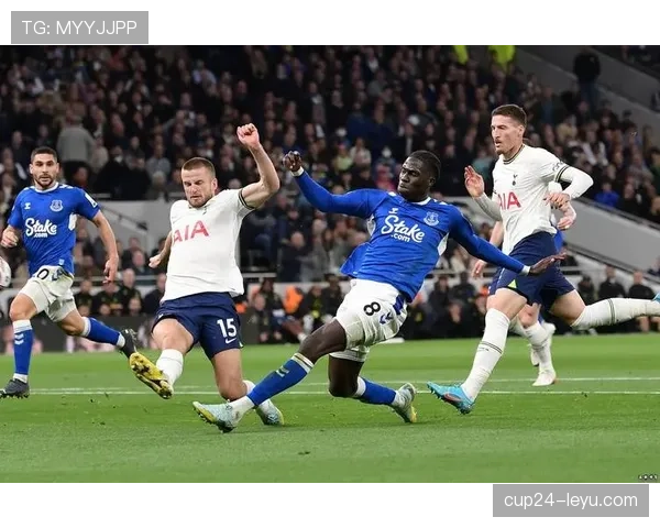 穆萨中场创造力与控制力兼备,助球队状态强势回暖 穆萨中场创造力与控制力兼备,助球队状态强势回暖