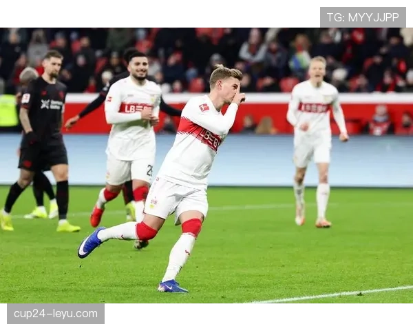 德甲中场再添新星，球队备战新赛季迎新希望