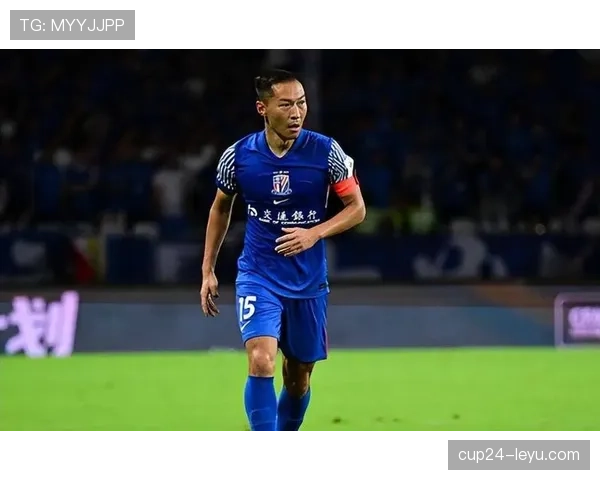 吴曦闪耀申花赛场，关键表现助球队全力争胜