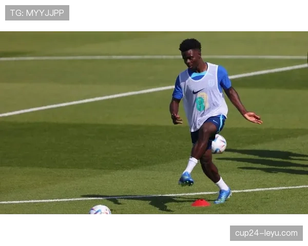 萨卡状态回暖，成英格兰国家队新宠引热议