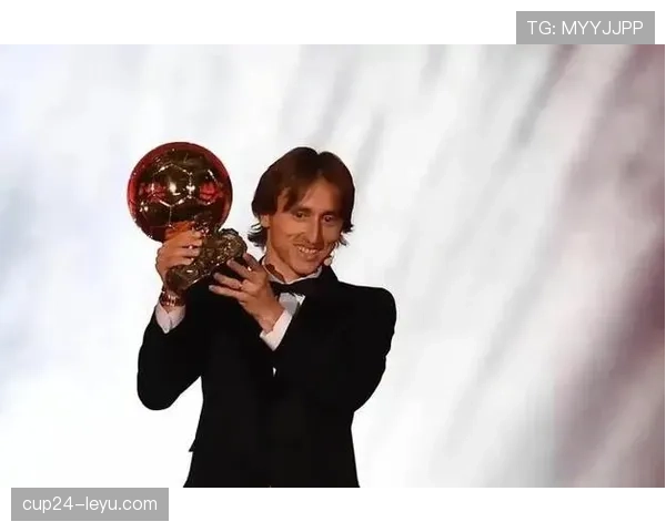 莫德里奇摆脱与转身能力解析