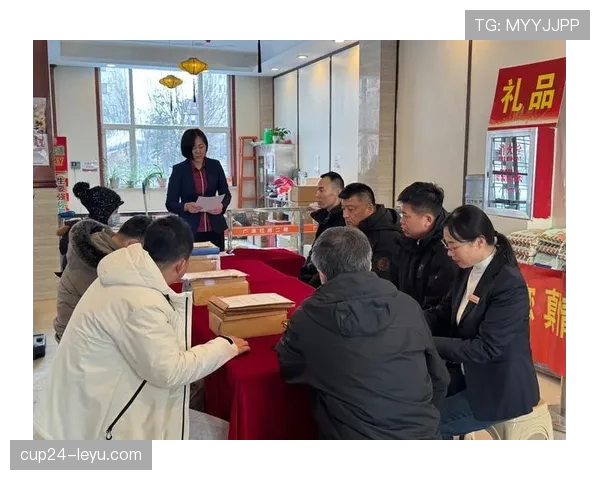 蔡赟退役后住的小区物业费比我月薪还高